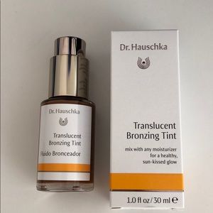 Dr. Hauschka translucent bronzing tint  new